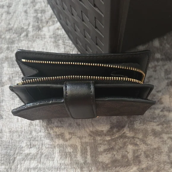 Coach Black and Brown Signature Wallet - Picture 2 of 6